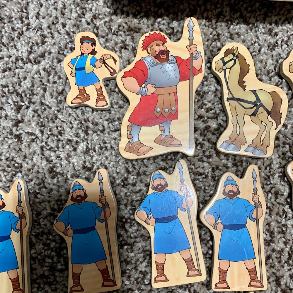 David & Goliath Wooden Magnet Set - Bible School - Gently Used! CUTE!